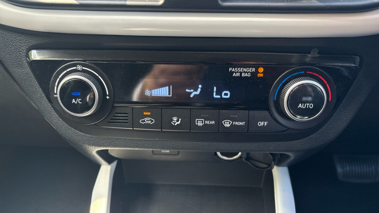 Hyundai i10 1.2 MPi Premium 5dr Auto Petrol Hatchback